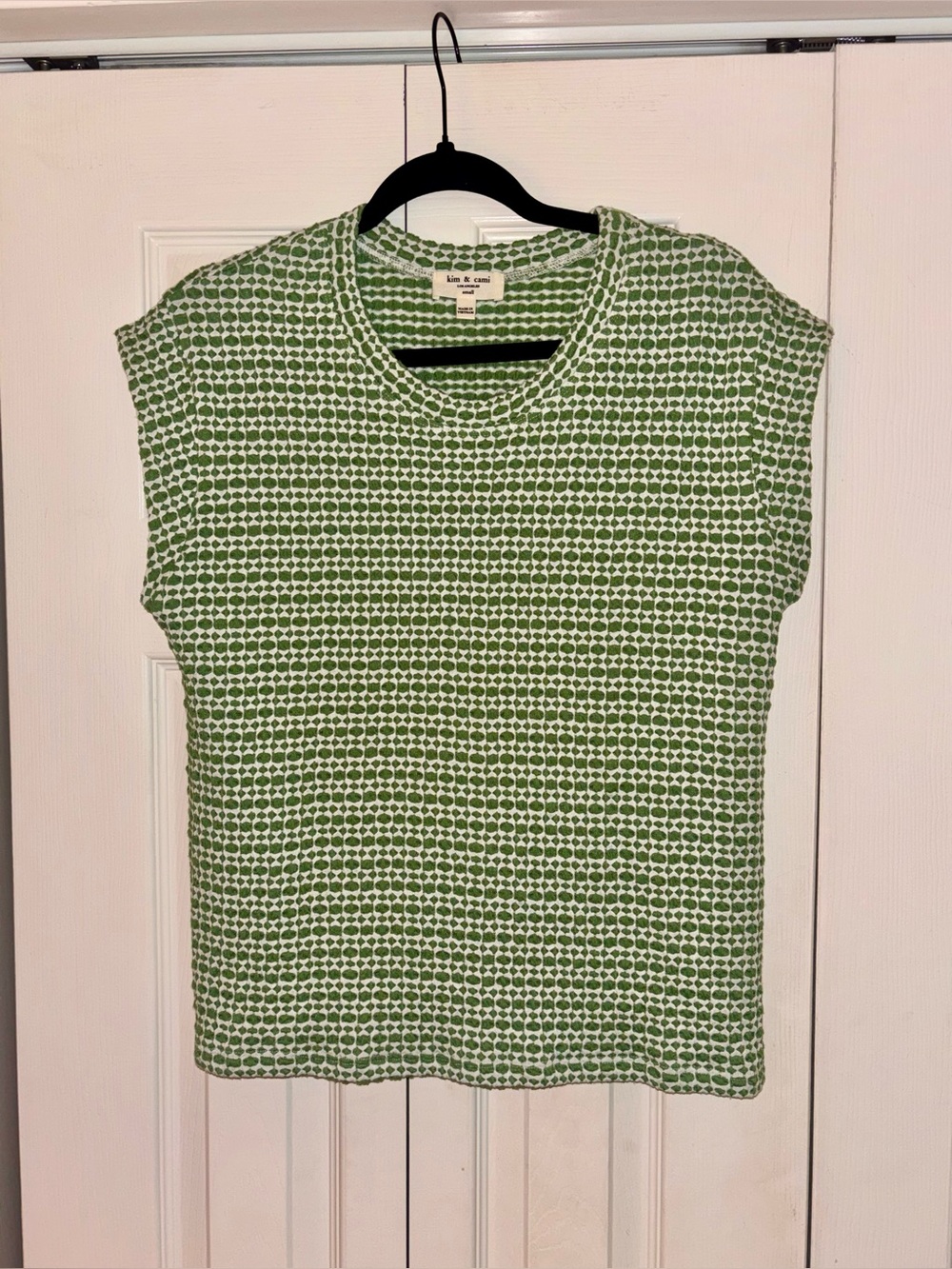 Kim & Cami Green Geometric Sleeveless Top